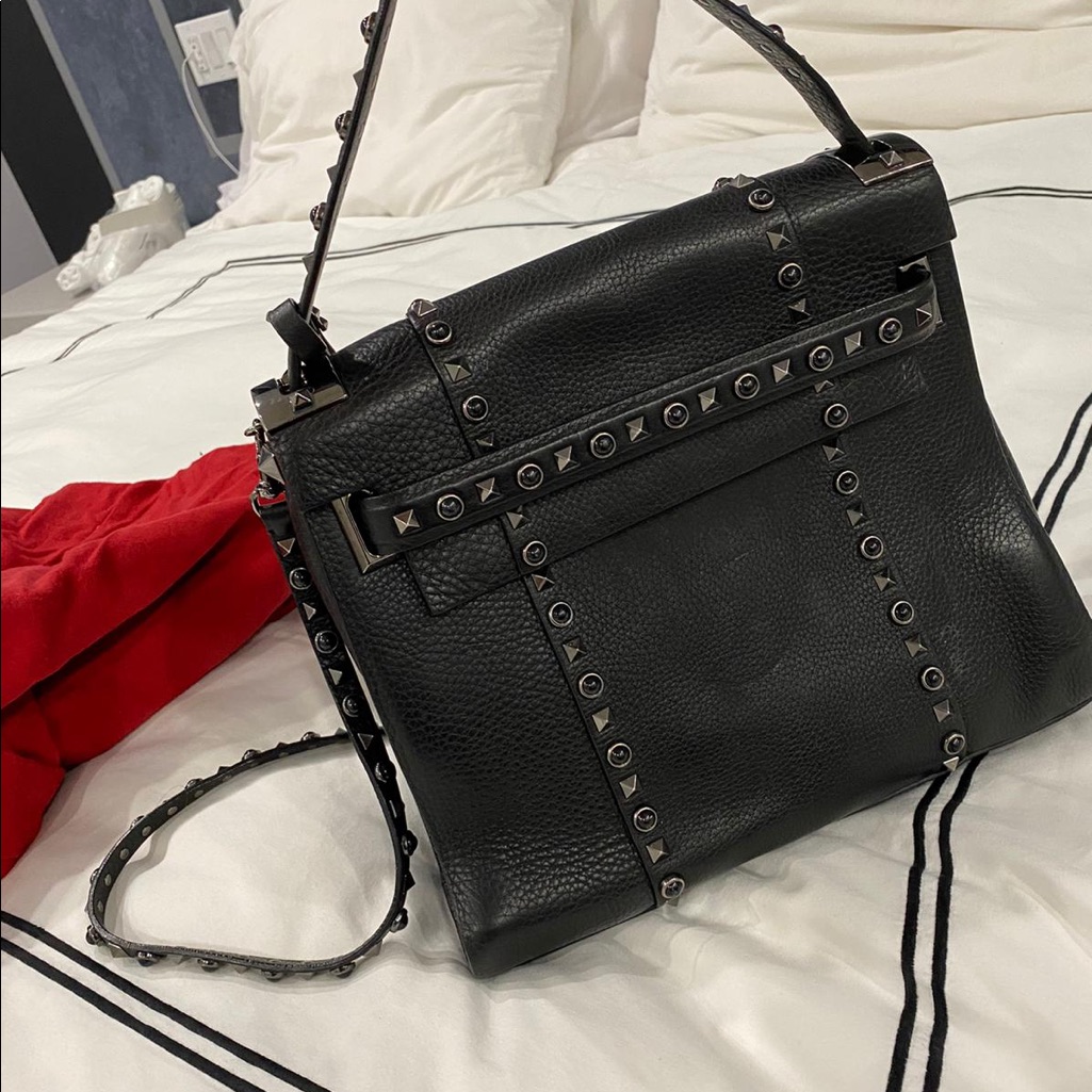 Great Condition Valentino Authentic Hand Bag